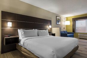 Holiday Inn Express & Suites Chicago West - St Charles by IHG