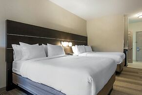 Holiday Inn Express & Suites Chicago West - St Charles by IHG