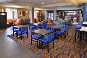 Courtyard Suwanee by Marriott