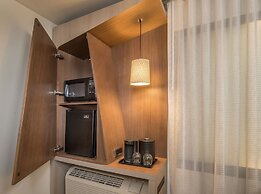 Courtyard Suwanee by Marriott