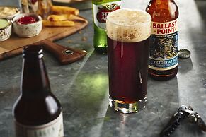 Courtyard by Marriott Milwaukee Downtown