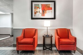 Days Inn & Suites by Wyndham Dallas