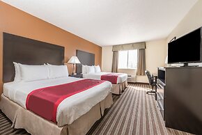 Days Inn & Suites by Wyndham Dallas