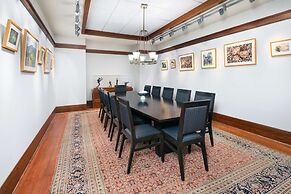 The Inn at Penn, A Hilton Hotel