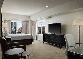 The Inn at Penn, A Hilton Hotel