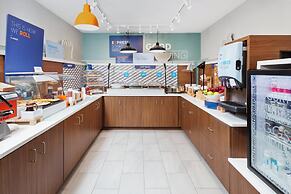 Holiday Inn Express Cleveland Airport - Brookpark by IHG