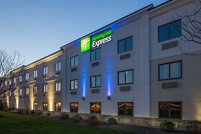 Holiday Inn Express Cleveland Airport - Brookpark by IHG