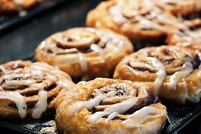 Holiday Inn Express Cleveland Airport - Brookpark by IHG