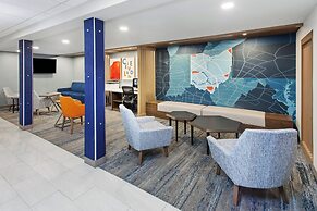 Holiday Inn Express Cleveland Airport - Brookpark by IHG