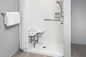 Holiday Inn Express Cleveland Airport - Brookpark by IHG