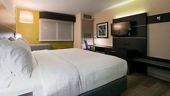 Holiday Inn Express & Suites Burlington by IHG