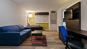 Holiday Inn Express & Suites Burlington by IHG