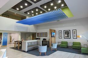 Holiday Inn Express & Suites Burlington by IHG
