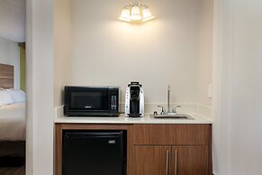 Holiday Inn Express Hotel & Suites Milton East I-10 by IHG