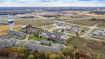 Holiday Inn Express Hotel & Suites St. Cloud by IHG