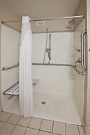 Holiday Inn Express Hotel & Suites St. Cloud by IHG