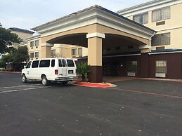 Quality Inn & Suites Airport