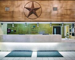 Quality Inn & Suites Airport