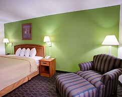 Quality Inn & Suites Airport