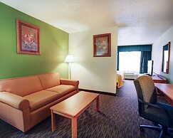 Quality Inn & Suites Airport