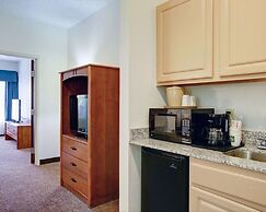 Quality Inn & Suites Airport