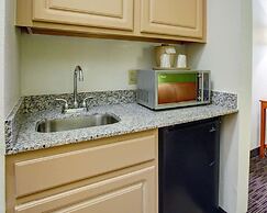 Quality Inn & Suites Airport