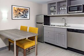 Hampton Inn & Suites Kansas City-Country Club Plaza