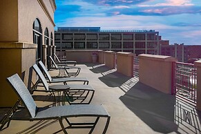 Hampton Inn & Suites Kansas City-Country Club Plaza