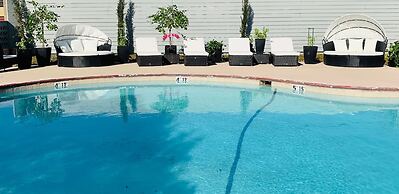 Stratus Suites - Boutique Hotel