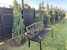 Stratus Suites - Boutique Hotel