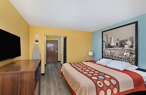 Super 8 by Wyndham Eddyville/Kuttawa