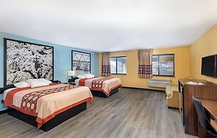 Super 8 by Wyndham Eddyville/Kuttawa