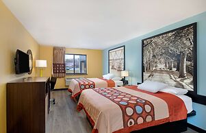 Super 8 by Wyndham Eddyville/Kuttawa