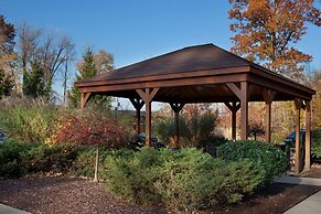 Sonesta Simply Suites Cleveland North Olmsted Airport