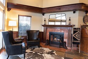 Oxford Suites Pendleton