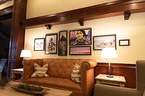 Oxford Suites Pendleton