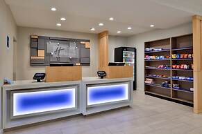 Holiday Inn Express & Suites North Kansas City by IHG