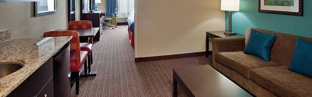 Holiday Inn Express & Suites North Kansas City by IHG