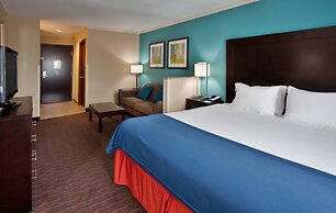 Holiday Inn Express & Suites North Kansas City by IHG