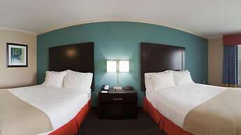 Holiday Inn Express & Suites North Kansas City by IHG