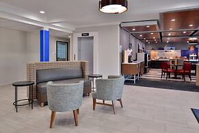 Holiday Inn Express & Suites North Kansas City by IHG
