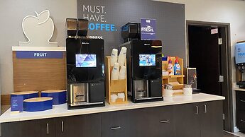 Holiday Inn Express & Suites North Kansas City by IHG