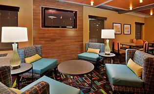 Holiday Inn Express & Suites North Kansas City by IHG