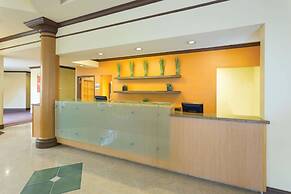 La Quinta Inn & Suites by Wyndham Raleigh/Durham Southpoint