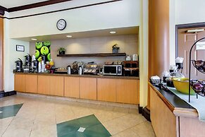 La Quinta Inn & Suites by Wyndham Raleigh/Durham Southpoint