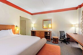La Quinta Inn & Suites by Wyndham Raleigh/Durham Southpoint
