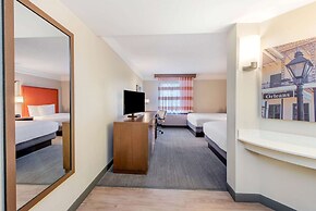 La Quinta Inn & Suites by Wyndham New Orleans Downtown