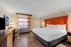 La Quinta Inn & Suites by Wyndham New Orleans Downtown