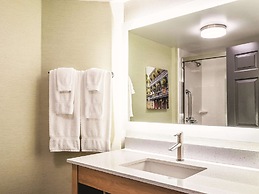 La Quinta Inn & Suites by Wyndham New Orleans Downtown