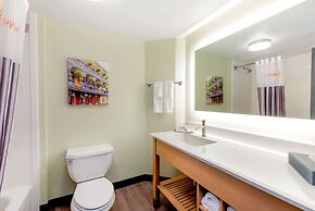 La Quinta Inn & Suites by Wyndham New Orleans Downtown